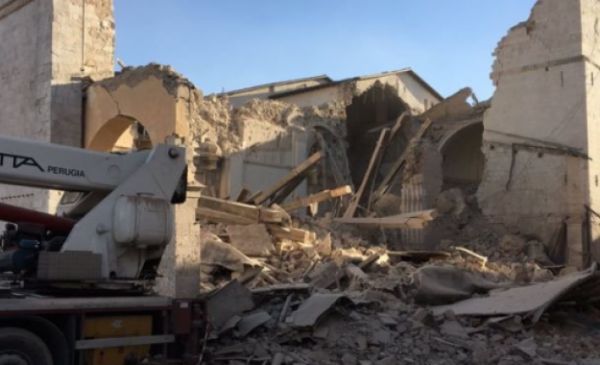 Πανικός στην Ιταλία: Νέος σεισμός 6,7 ρίχτερ!