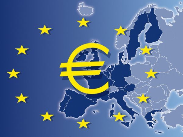 Κομισιόν: Βελτίωση του οικονομικού κλίματος στην Ευρωζώνη