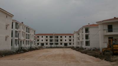 ΟΑΕΔ: Ξεκινά η παράδοση 20 επιπλέον κατοικιών στην Ελευσίνα