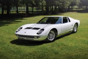 Μια Lamborghini Miura, με κωδικό ονομασίας «Maggie May»