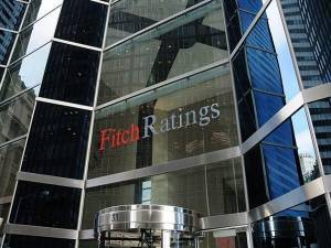 Fitch: Μειώνονται στο 30% τα «κόκκινα» δάνεια των ελληνικών τραπεζών