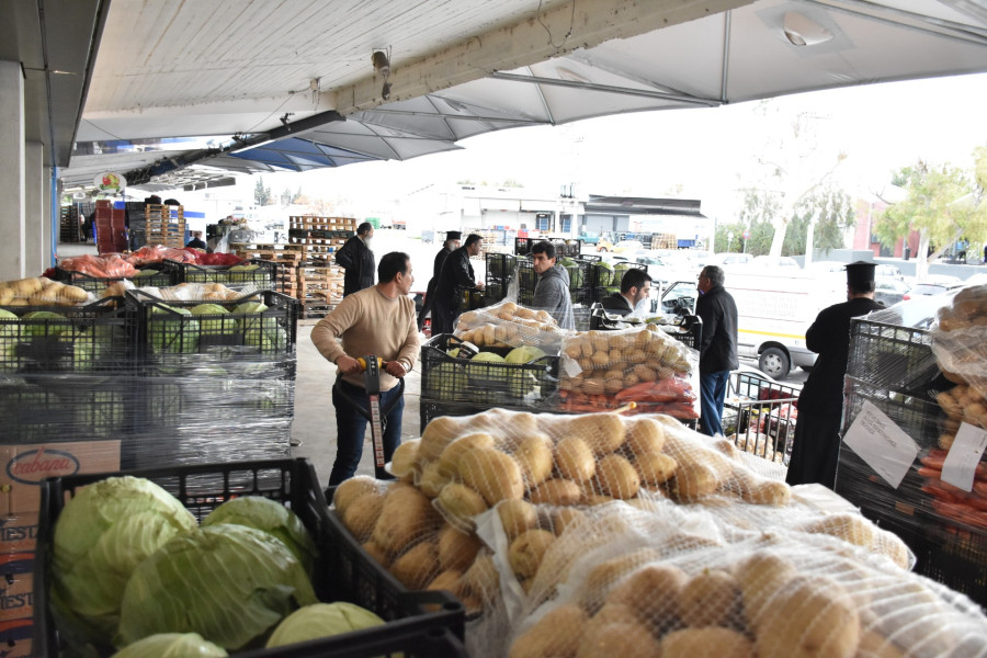 Η Εταιρεία Καββαδίας μοίρασε 15 τόνους τρόφιμα στην Μητρόπολη Πειραιά