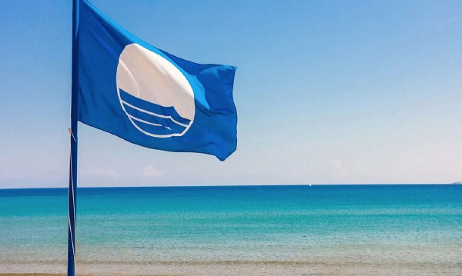 Αφαιρέθηκαν από 22 ακτές οι «Γαλάζιες Σημαίες» - Ποιες είναι