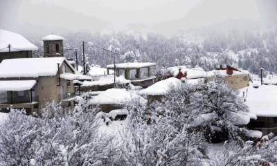 Στο μισό μέτρο το χιόνι-Τρίκαλα και Καρδίτσα αναμένουν τη &quot;Σοφία&quot;