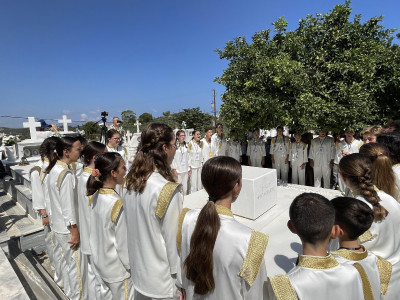 Σε κλίμα συγκίνησης το ετήσιο μνημόσυνο του Μίκη Θεοδωράκη