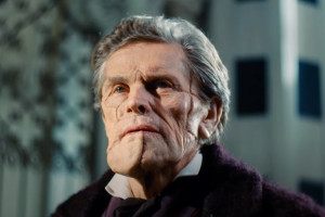 Ο Willem Dafoe ήθελε πολύ να βρίσκεται στην πρεμιέρα του «Poor Things» στη Βενετία