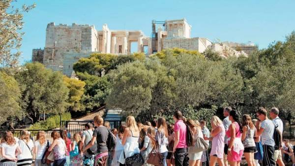 ΤτΕ:Ρεκόρ σε έσοδα και αφίξεις τουριστών τον Νοέμβριο του 2018