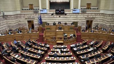 Δεν είναι και τόσο ενθαρρυντικά τα στοιχεία για τον εμβολιασμό των βουλευτών