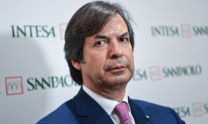 Intesa Sanpaolo: Θετικό ένα deal Commerzbank-UniCredit για τους μετόχους