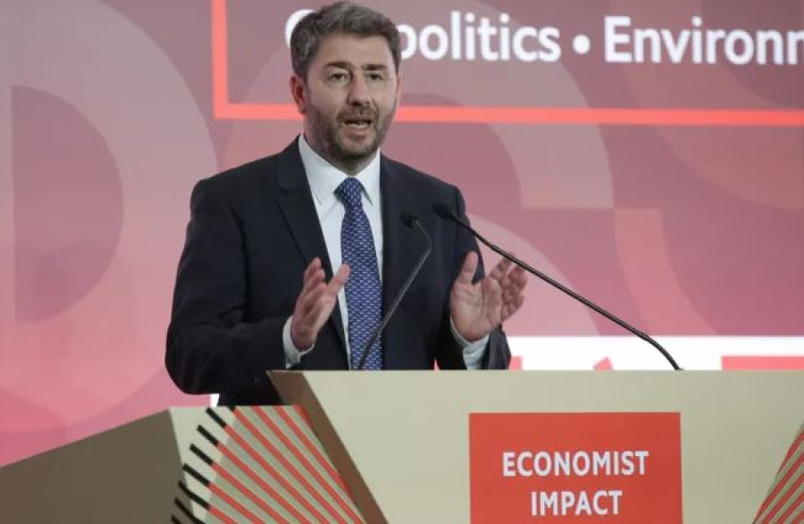 Ανδρουλάκης-Economist: Με την οικονομική πολιτική της κυβέρνησης αυξήθηκαν οι ανισότητες