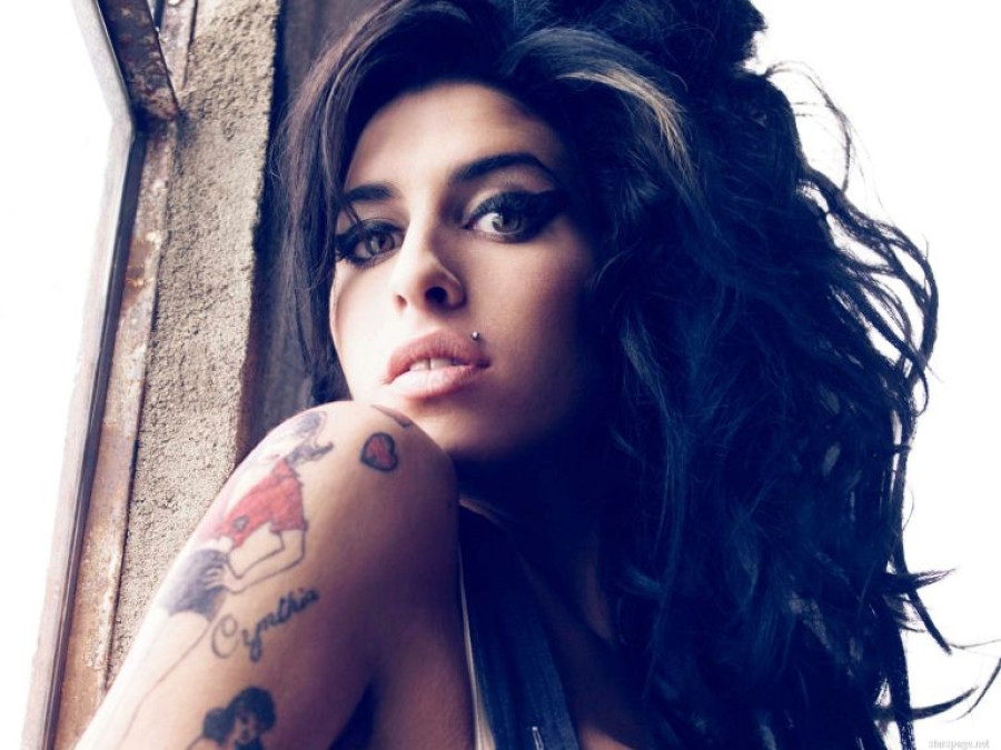 Σαν σήμερα γεννιέται η Amy Winehouse: Όσα δεν ξέρατε για την ζωή της