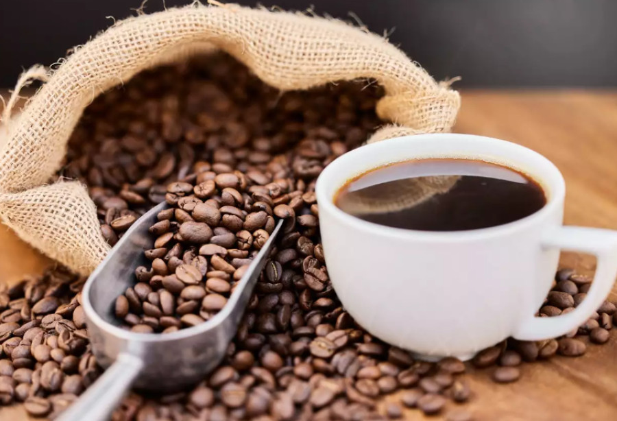 Πικρός...ο καφές από σήμερα-Στο 24% ο ΦΠΑ για τον σερβιριζόμενο