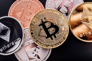 Συνεχίζονται τα… σκαμπανεβάσματα για το Bitcoin, με βλέμμα στα $64.000