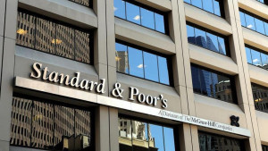 S&amp;P: Αντιμέτωπες με σημαντικές προκλήσεις οι ελληνικές τράπεζες