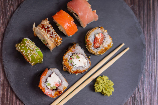 Sushi by the sea: Άρωμα καλοκαιριού σε 5 εστιατόρια για δροσερό σούσι