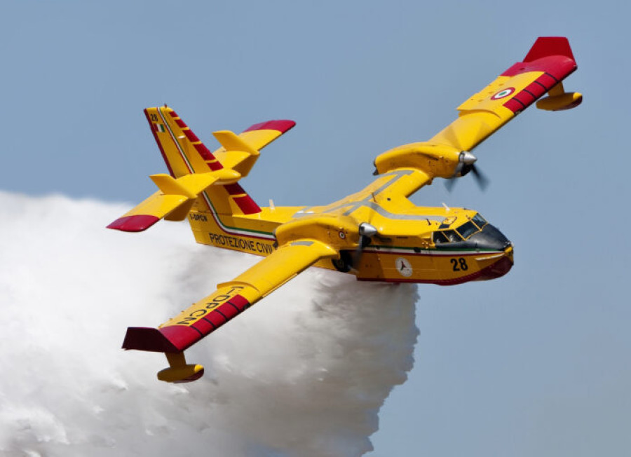 ΥΠΕΘΟ: Στο ΕΣΠΑ η αγορά ενός Canadair νέας γενιάς