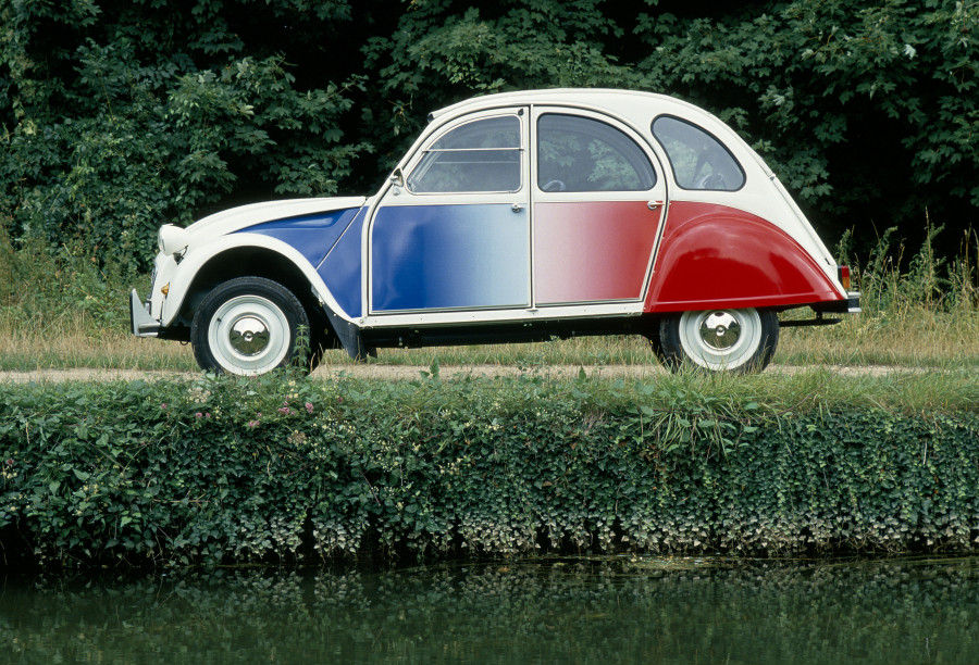 Ενα Citroen 2CV που γεννήθηκε από το πνεύμα της εποχής