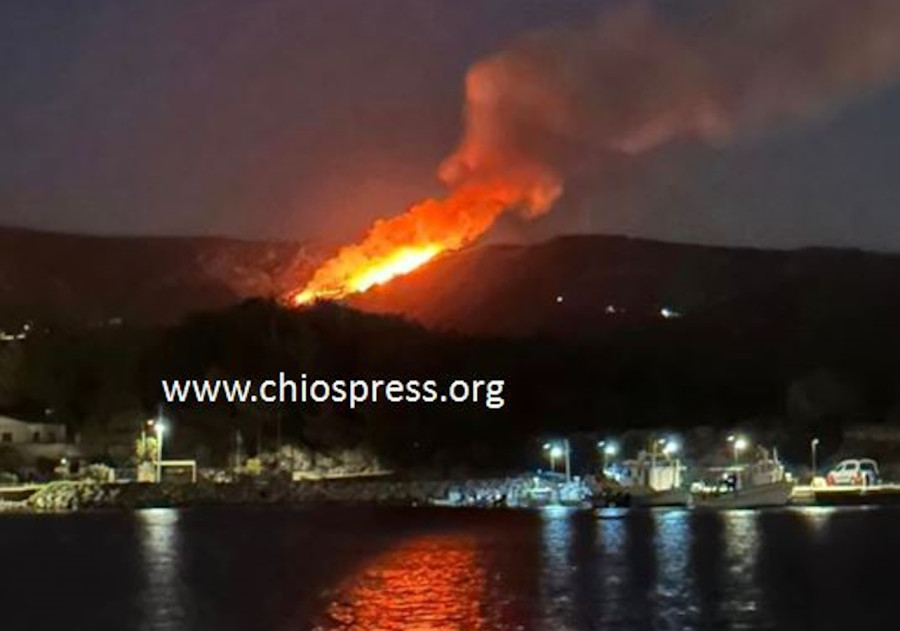 Σε εξέλιξη πυρκαγιά στη Χίο