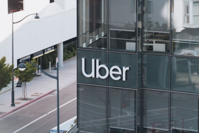 H εφαρμογή της Uber έρχεται και στην Πάρο