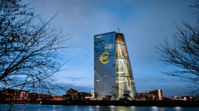 Bloomberg για ΕΚΤ: Αναμένεται κορύφωση των επιτοκίων τον Ιούλιο