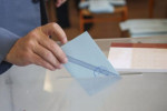 Opinion Poll: Στο 26,3% το ποσοστό της ΝΔ - Ανησυχία των πολιτών για ακρίβεια και ελληνοτουρκικά