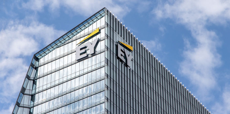 EY: Διευρύνονται παγκοσμίως οι αποκλίσεις στις δημόσιες εγγραφές