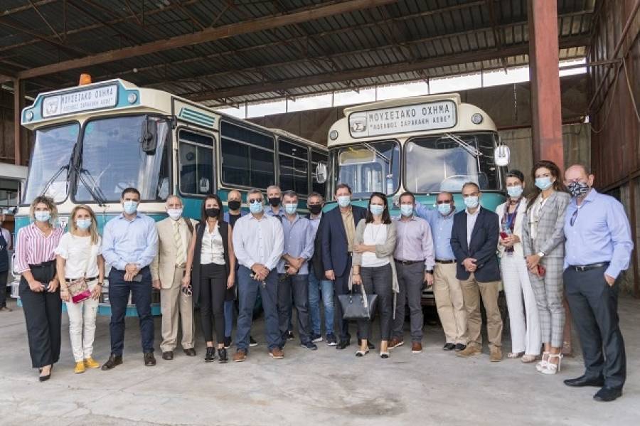 Όμιλος Σαρακάκη: Ιδιωτική ξενάγηση του Leadership Committee στα Μουσειακά Λεωφορεία