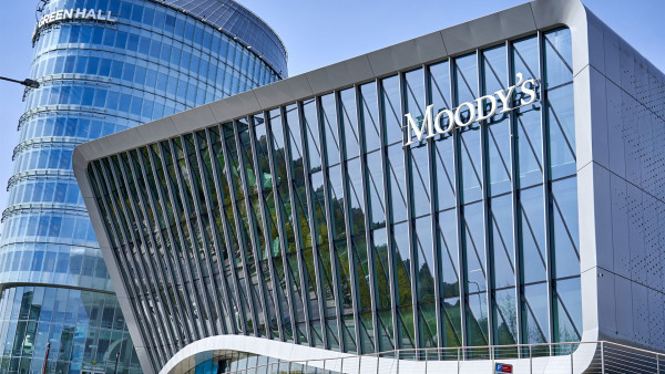 Moody's: Οι παράγοντες που συνέβαλαν στην κερδοφορία των ελληνικών τραπεζών