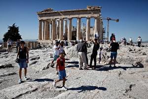 Εκτόξευση των τουριστικών μεγεθών στη χώρα- Στα ύψη οι αφίξεις