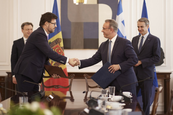 Συμφωνία Ελλάδας-Μολδαβίας για αμοιβαία αναγνώριση και μετατροπή διπλωμάτων οδήγησης