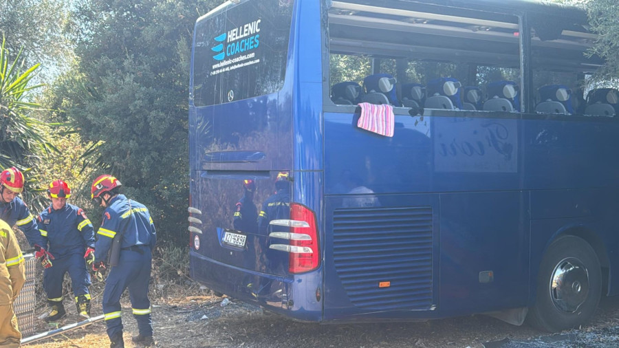 Κέρκυρα: Σύγκρουση τουριστικού λεωφορείου με φορτηγό- Ένας νεκρός και τραυματίες