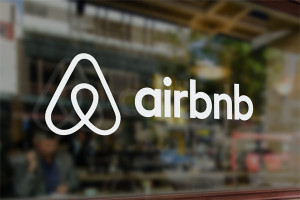 Οι νέες προδιαγραφές για τα Airbnb- Πότε επιβάλλεται πρόστιμο €5.000