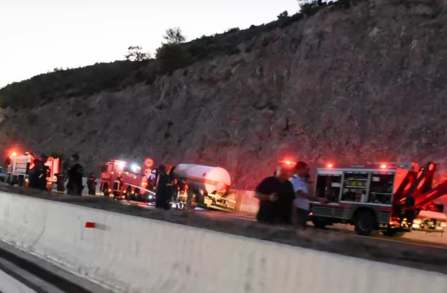 Προβλήματα στην Αθηνών -Κορίνθου λόγω συσσώρευσης υδάτων