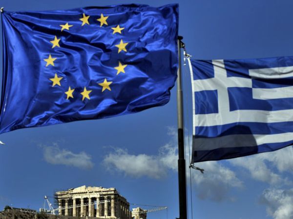 Η Ελλάδα να μην διακινδυνεύσει την παραμονή της στο ευρώ, τονίζουν οι Financial Times