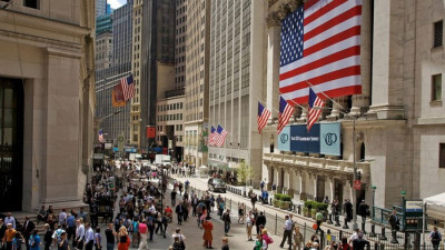 Wall Street: Σε αναζήτηση κατεύθυνσης μετά την άνοδο του πληθωρισμού