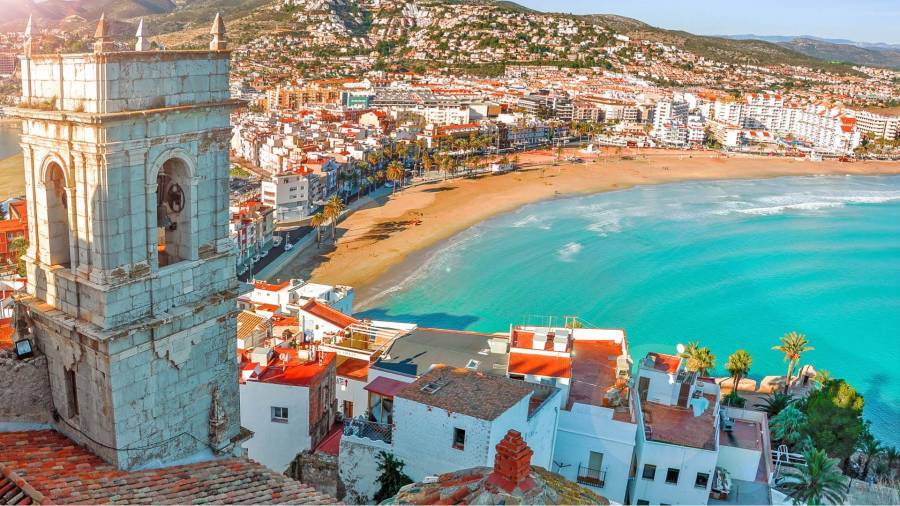 Ισπανία: Μείωση αφίξεων τουριστών κατά 64,3% τον Μάρτιο