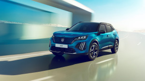 Tο PEUGEOT 2008 διευρύνει τη γκάμα του με τον νέας γενιάς κινητήρα βενζίνης Turbo 100