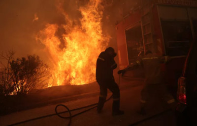 SOS από τη δήμαρχο Πεντέλης: Στείλτε εναέρια μέσα- Θα ανατιναχτούμε