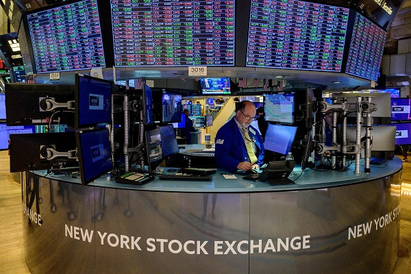 Ήπιες μεταβολές στη Wall Street- Νέα πτώση για το πετρέλαιο