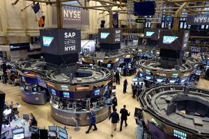 Επεκτάθηκε το σερί των ρεκόρ για τους S&amp;P 500 και Nasdaq