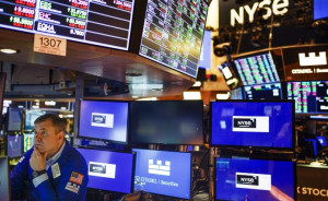 Kέρδη στη Wall Street ελέω αποκλιμάκωσης στις αποδόσεις των ομολόγων