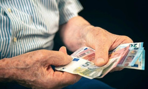 Πότε πληρώνονται οι συντάξεις Σεπτεμβρίου – Οι ημερομηνίες για όλα τα Ταμεία