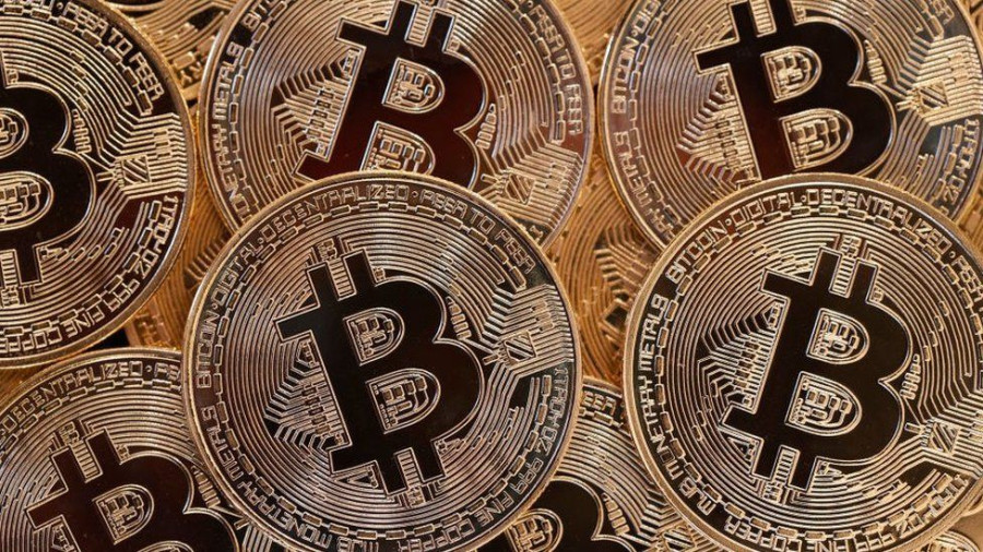 «Πέφτει» στα $58.000 το bitcoin αναμένοντας το... θαύμα της Fed