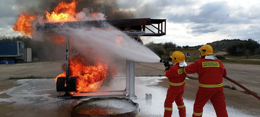 ΥΠΑ: Ολοκλήρωση προγράμματος μετεκπαίδευσης πυροσβεστών στα περιφερειακά αεροδρόμια