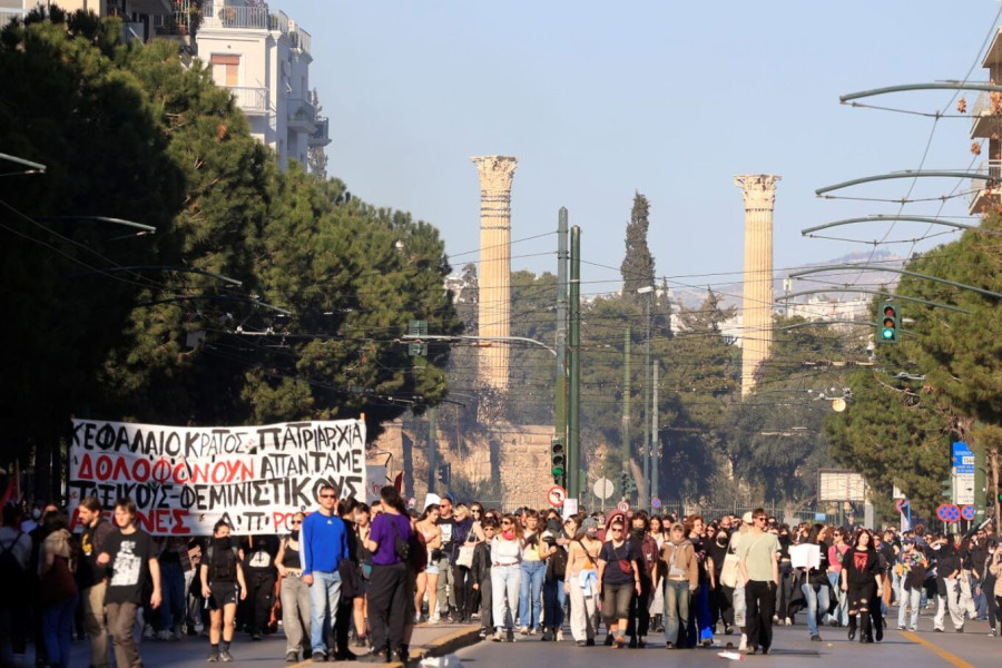 Επεισόδια στην Αθήνα σε πορεία για την Ημέρα της Γυναίκας