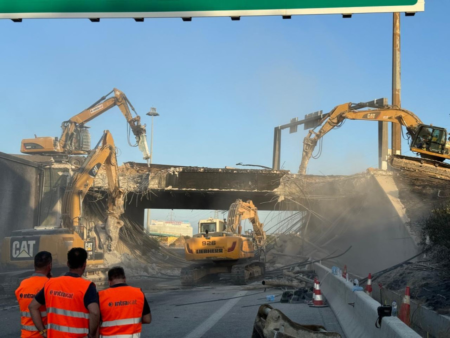 Έκρηξη βυτιοφόρου στην εθνική οδό: Κατεδαφίζεται η γέφυρα- Εκτροπή κυκλοφορίας