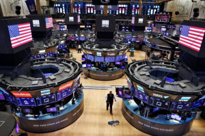 Wall Street: «Απάντησε» με ράλι στα αμετάβλητα επιτόκια της Fed