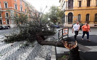 Ιταλία: Στους 17 οι νεκροί από την κακοκαιρία