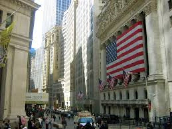 Σταθεροποιητικά κινείται η Wall Street