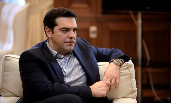 Τσίπρας: Οι πρόσφυγες πρέπει να μεταφερθούν σε κέντρα φιλοξενίας